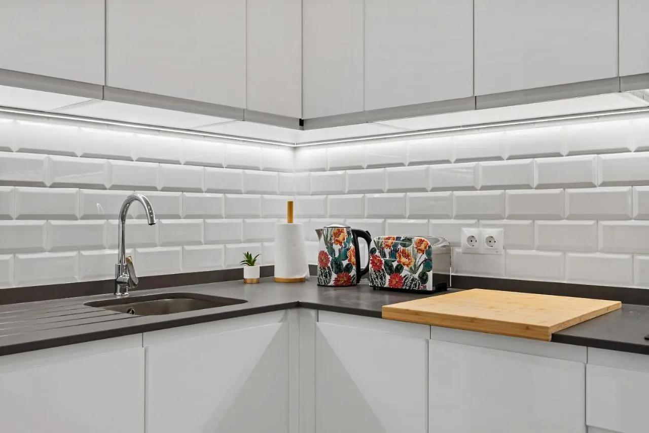 Belgravia Club Apartment 埃斯特波纳