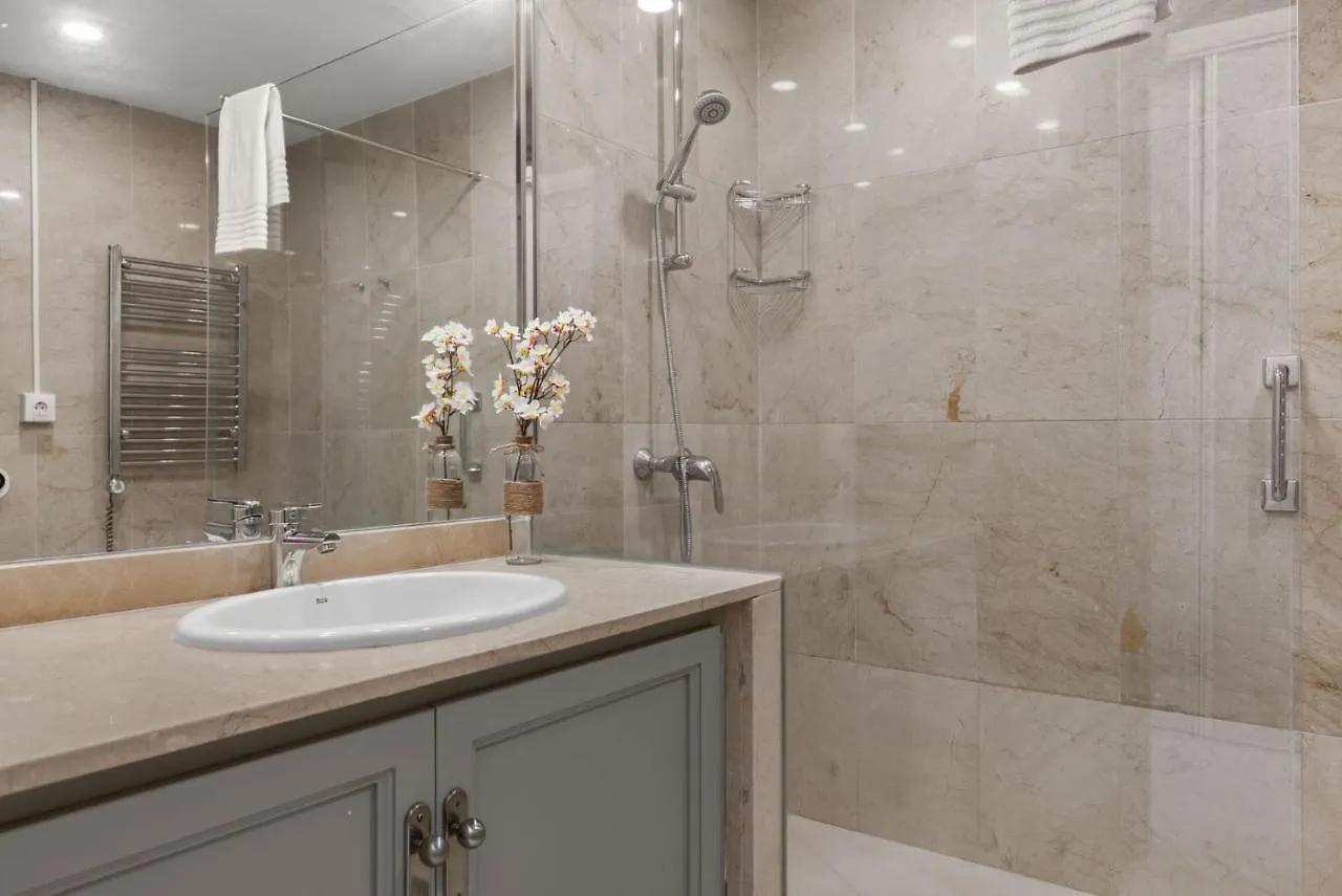 Belgravia Club Apartment 埃斯特波纳